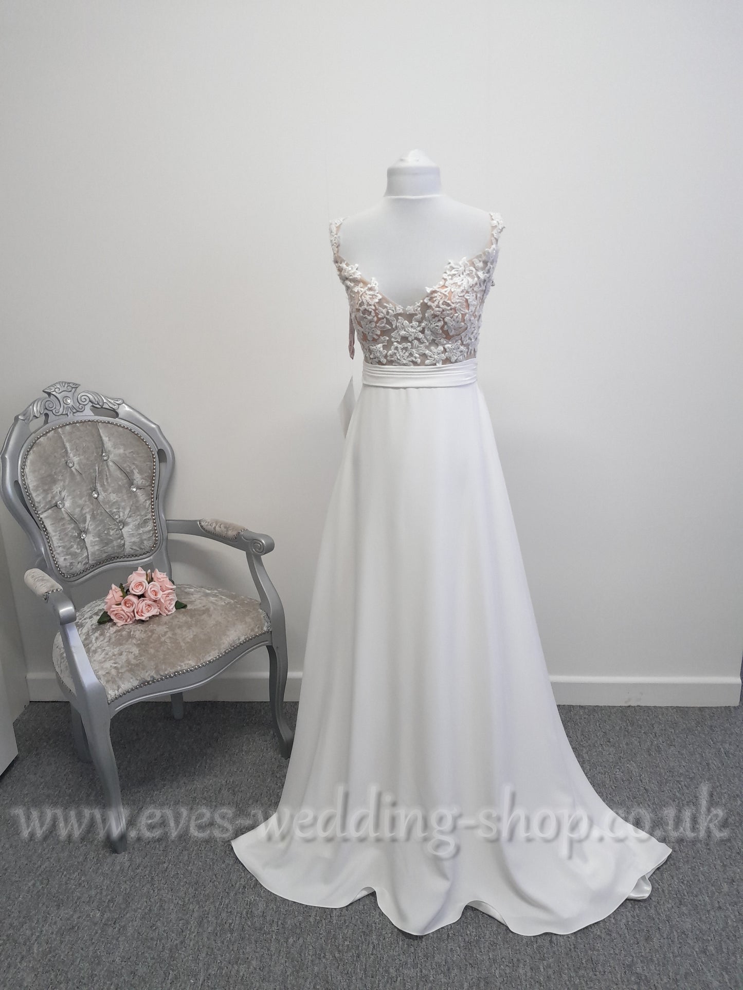 Veromia ivory/nude MW1291  wedding dress UK 12