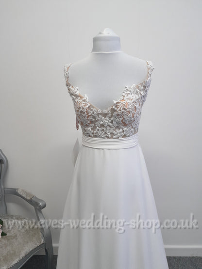 Veromia ivory/nude MW1291  wedding dress UK 12