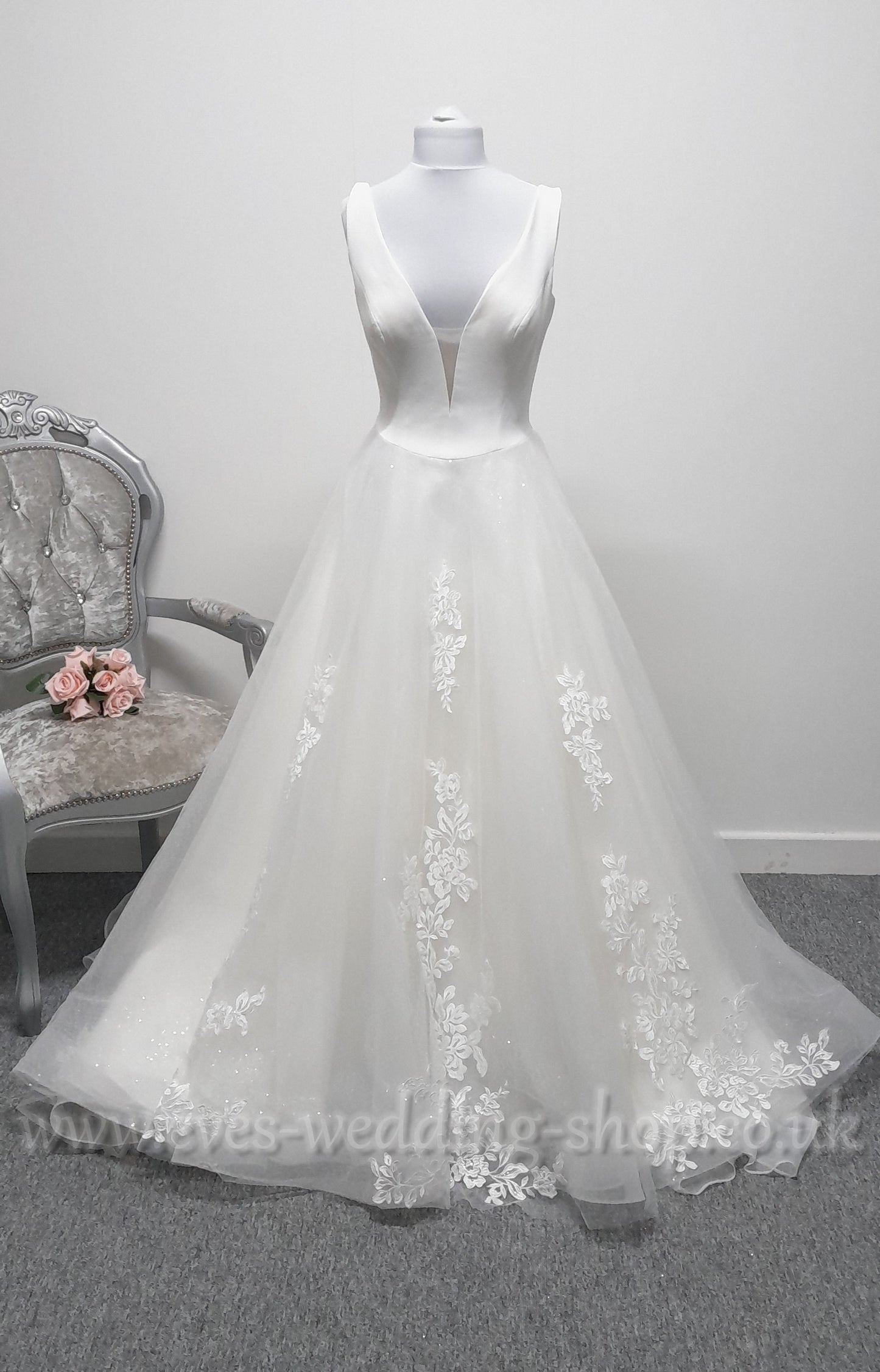 LJ ivory v- neck wedding dress UK 10
