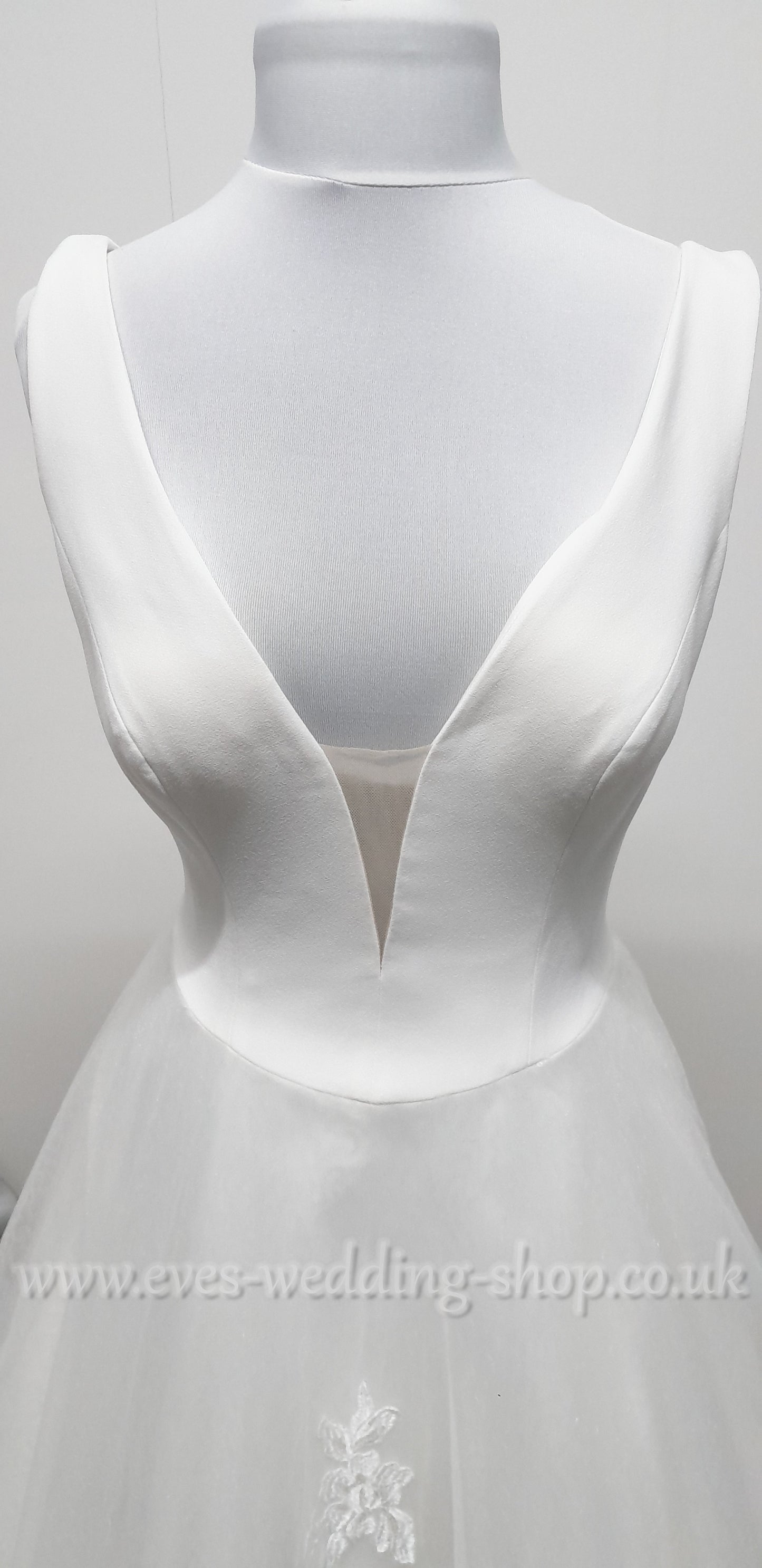 LJ ivory v- neck wedding dress UK 10