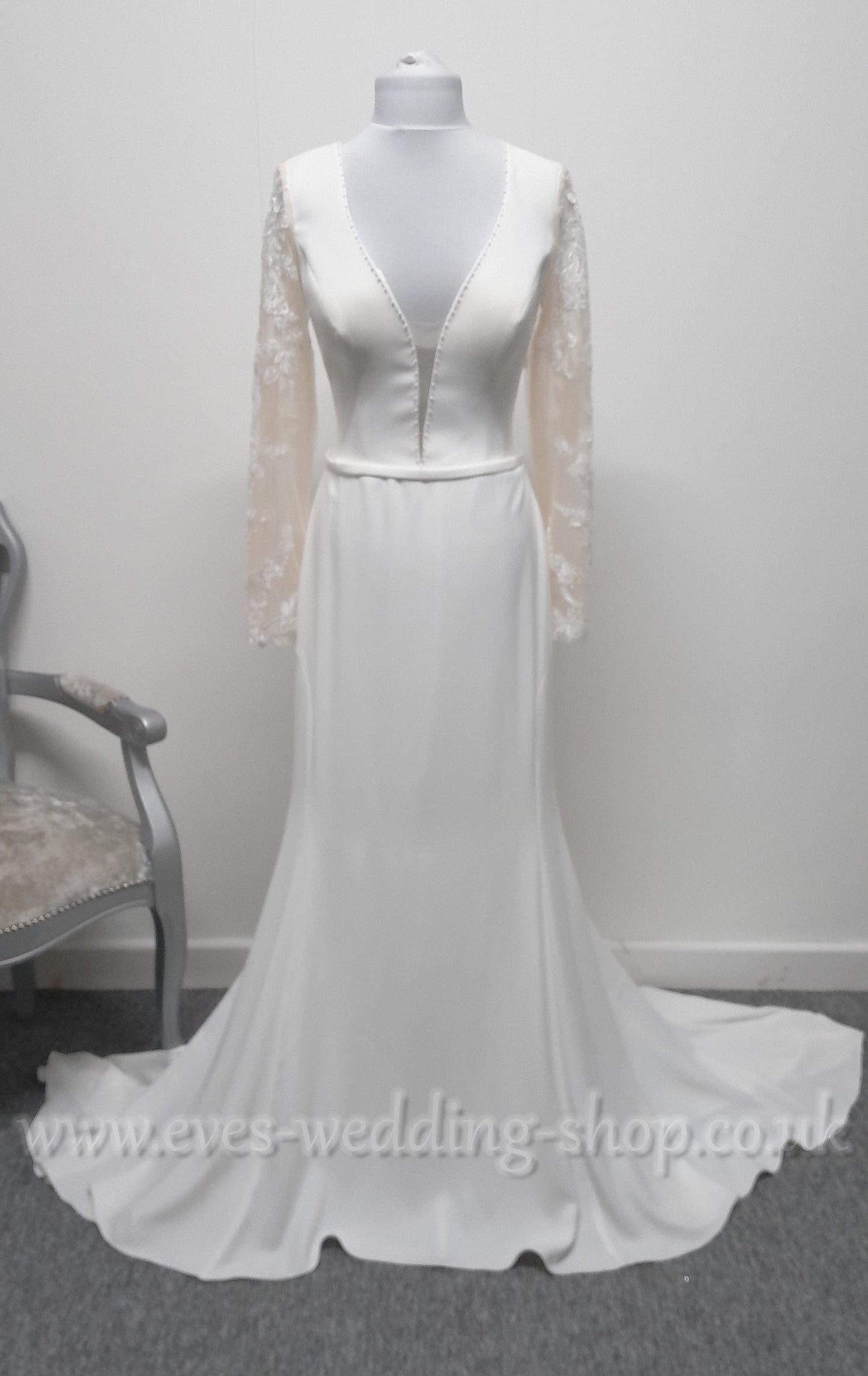 LJ ivory crepe wedding dress with long sleeves UK 10