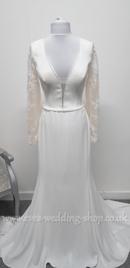 LJ ivory crepe wedding dress with long sleeves UK 10