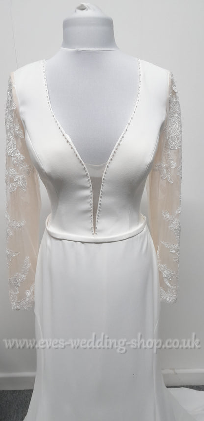 LJ ivory crepe wedding dress with long sleeves UK 10