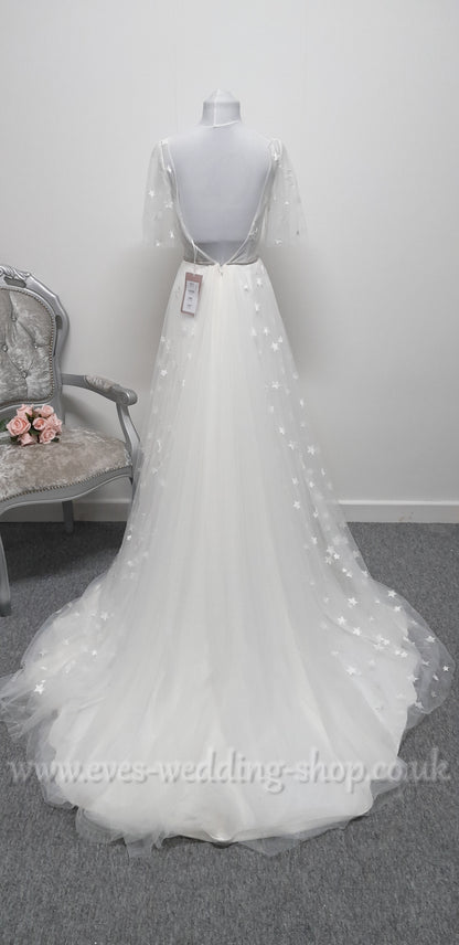 Charlotte bridal star wedding dress with cap sleeves UK 4/6