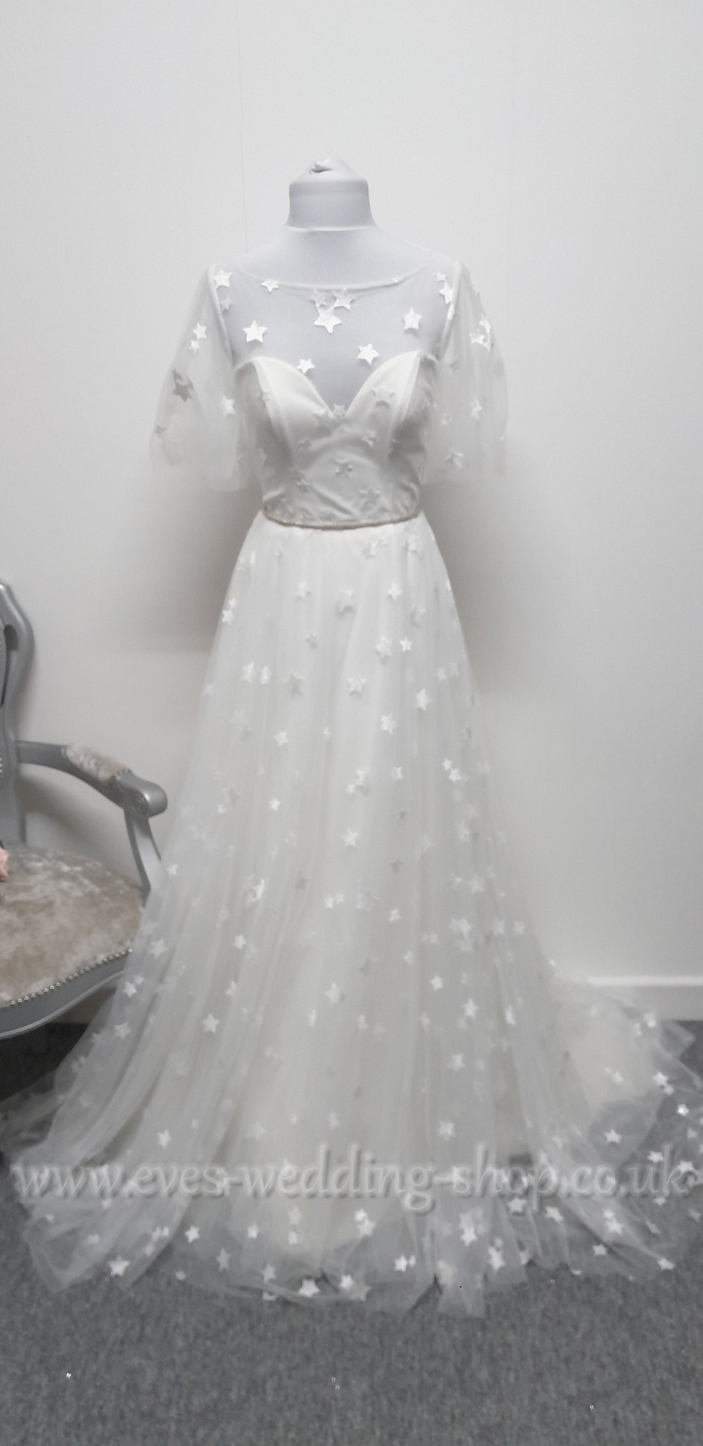Charlotte bridal star wedding dress with cap sleeves UK 4/6