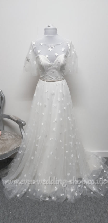 Charlotte bridal star wedding dress with cap sleeves UK 4/6
