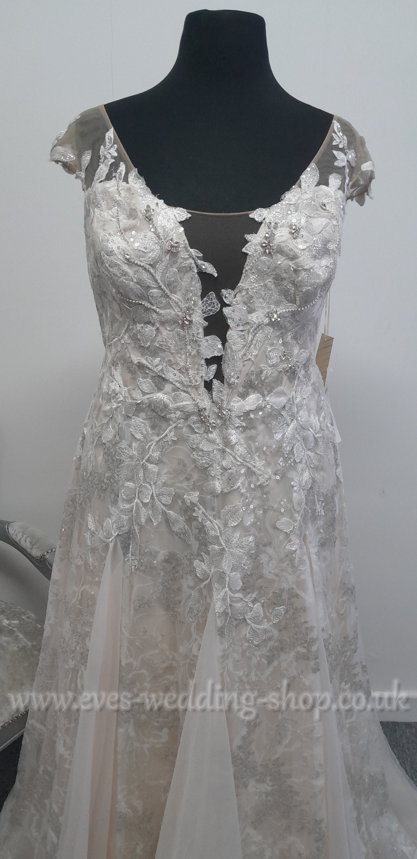 David's bridal Galina ivory champagne wedding dress US 22, UK 24