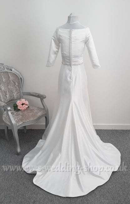Romantica ivory wedding dress with 3/4 sleeves UK size 8