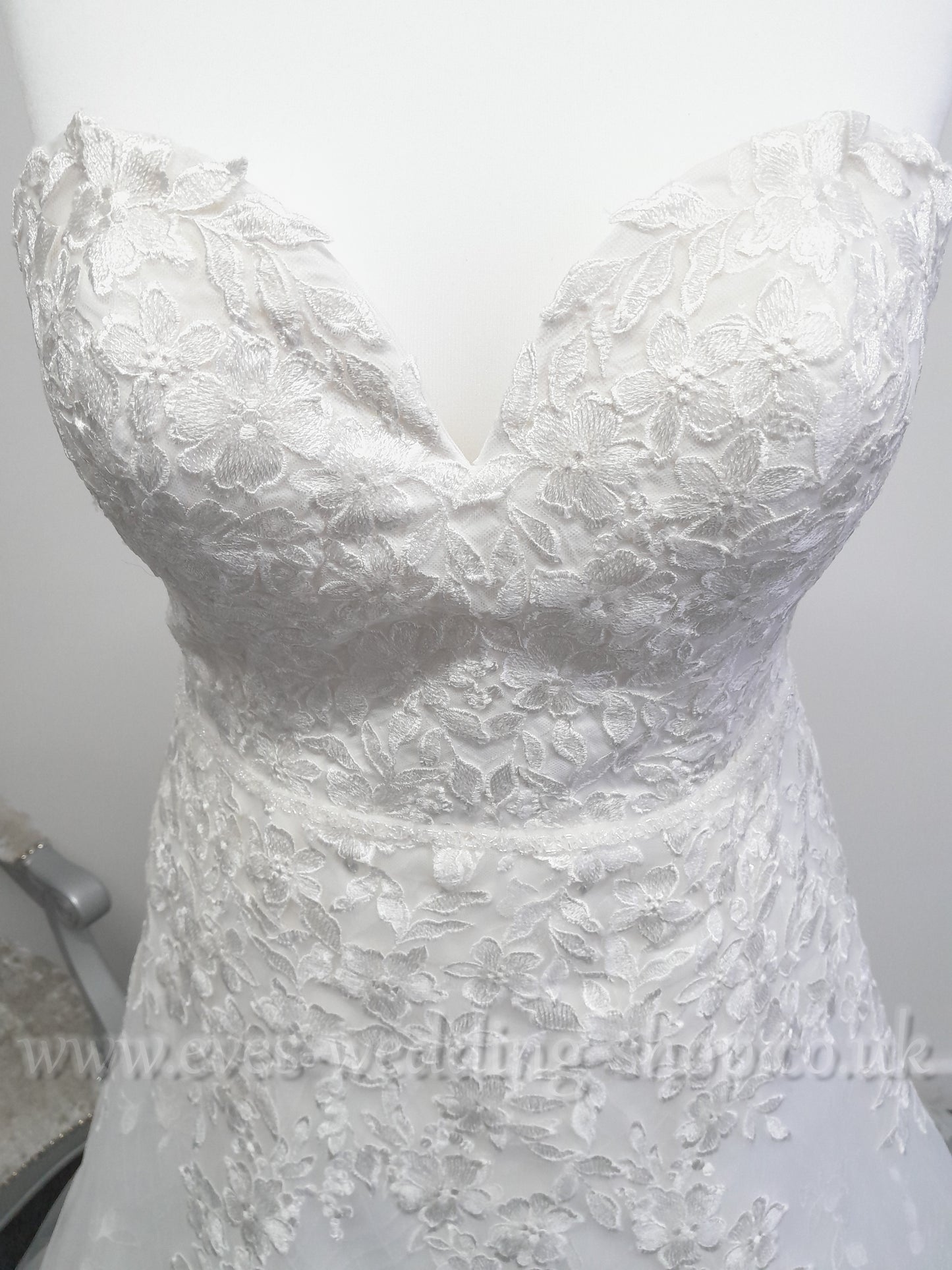 Eternity bride D5843 A line ivory wedding dress UK 14