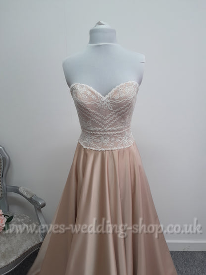Amanda Wyatt ''Renatta'' mocha ivory A-line wedding dress UK 8