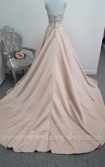 Amanda Wyatt ''Renatta'' mocha ivory A-line wedding dress UK 8