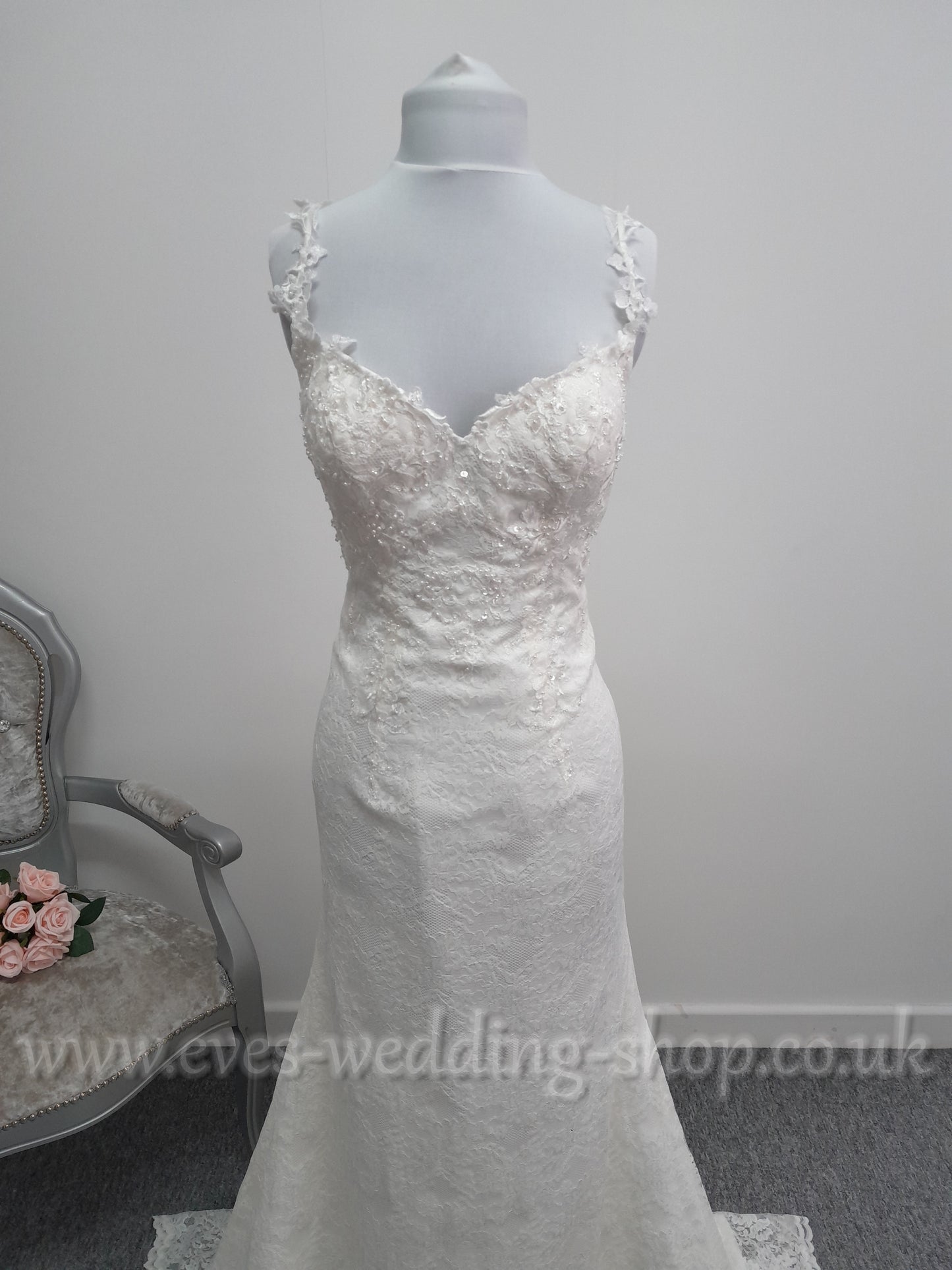 Amanda Wyatt fit and flare ivory lace wedding dress UK 12