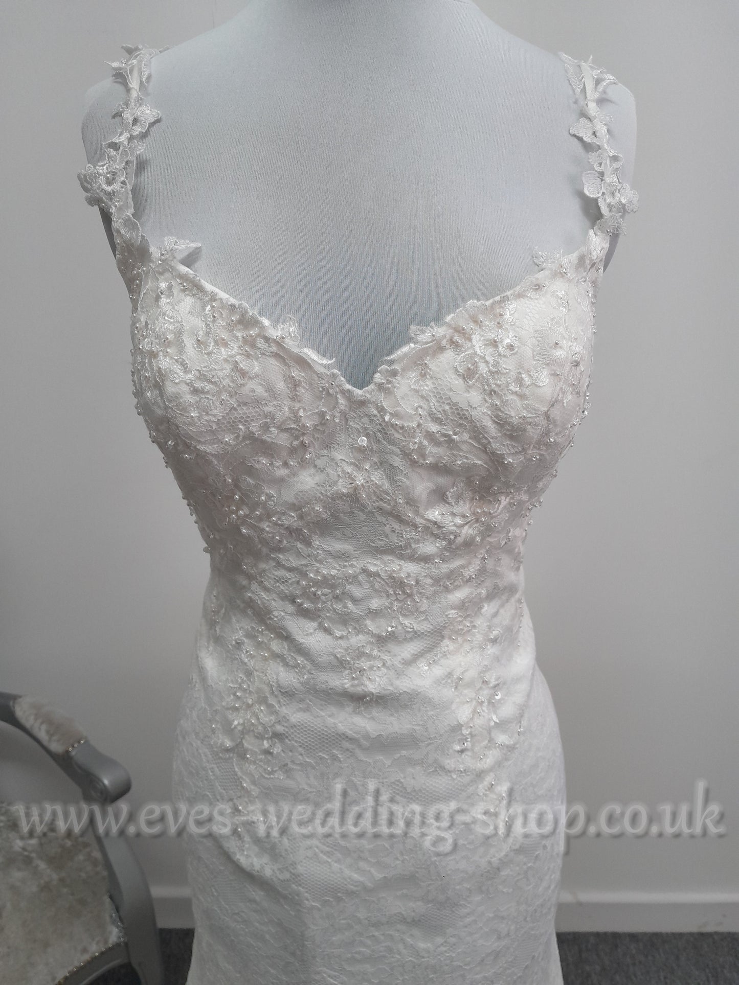 Amanda Wyatt fit and flare ivory lace wedding dress UK 12