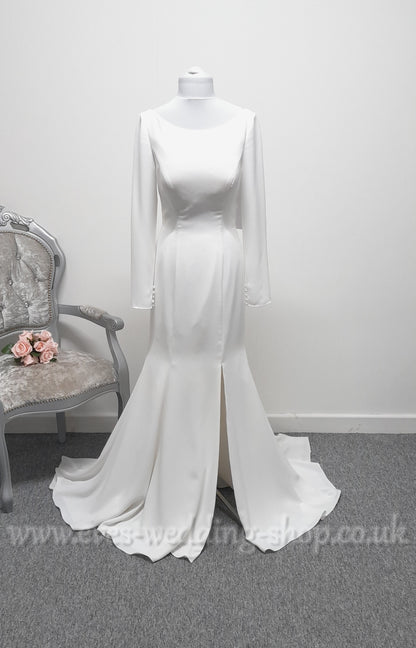 Georgia bridal ivory crepe wedding dress with sleeves UK 10