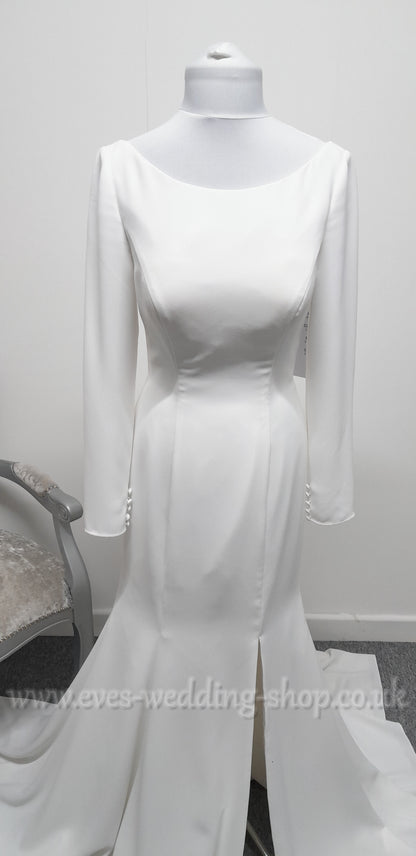 Georgia bridal ivory crepe wedding dress with sleeves UK 10