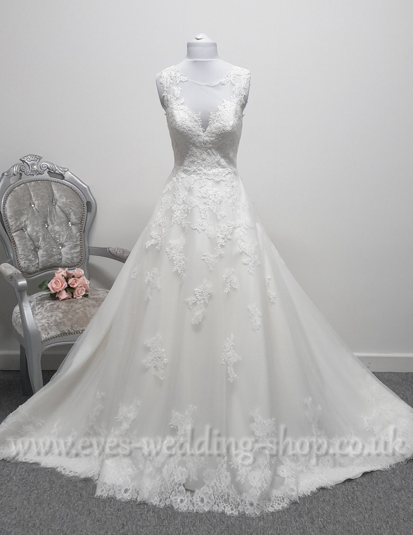 Charlotte Bridal  ivory wedding dress UK size 6