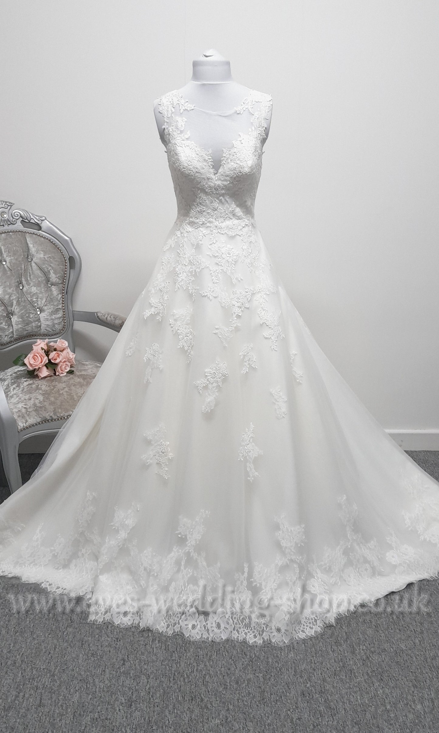 Charlotte Bridal  ivory wedding dress UK size 6