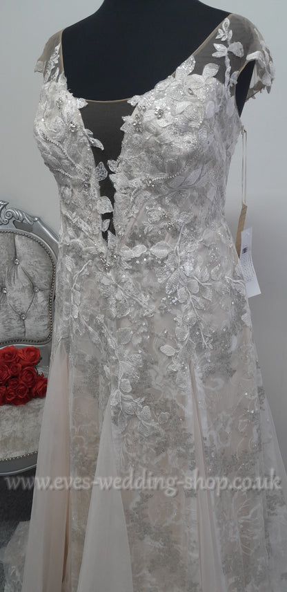 David's bridal Galina ivory champagne wedding dress US 22, UK 24
