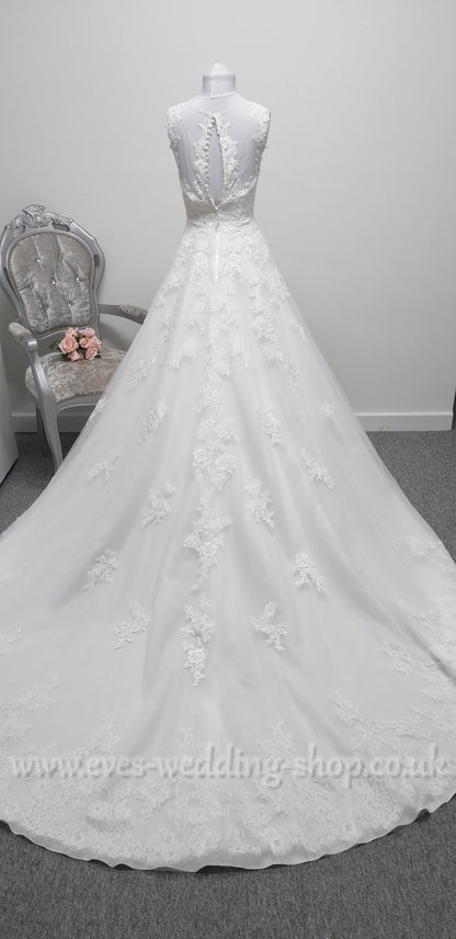 Charlotte Bridal  ivory wedding dress UK size 6