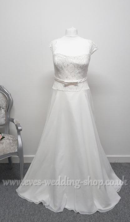 Millie May ivory lace/chiffon wedding dress with straps UK 22