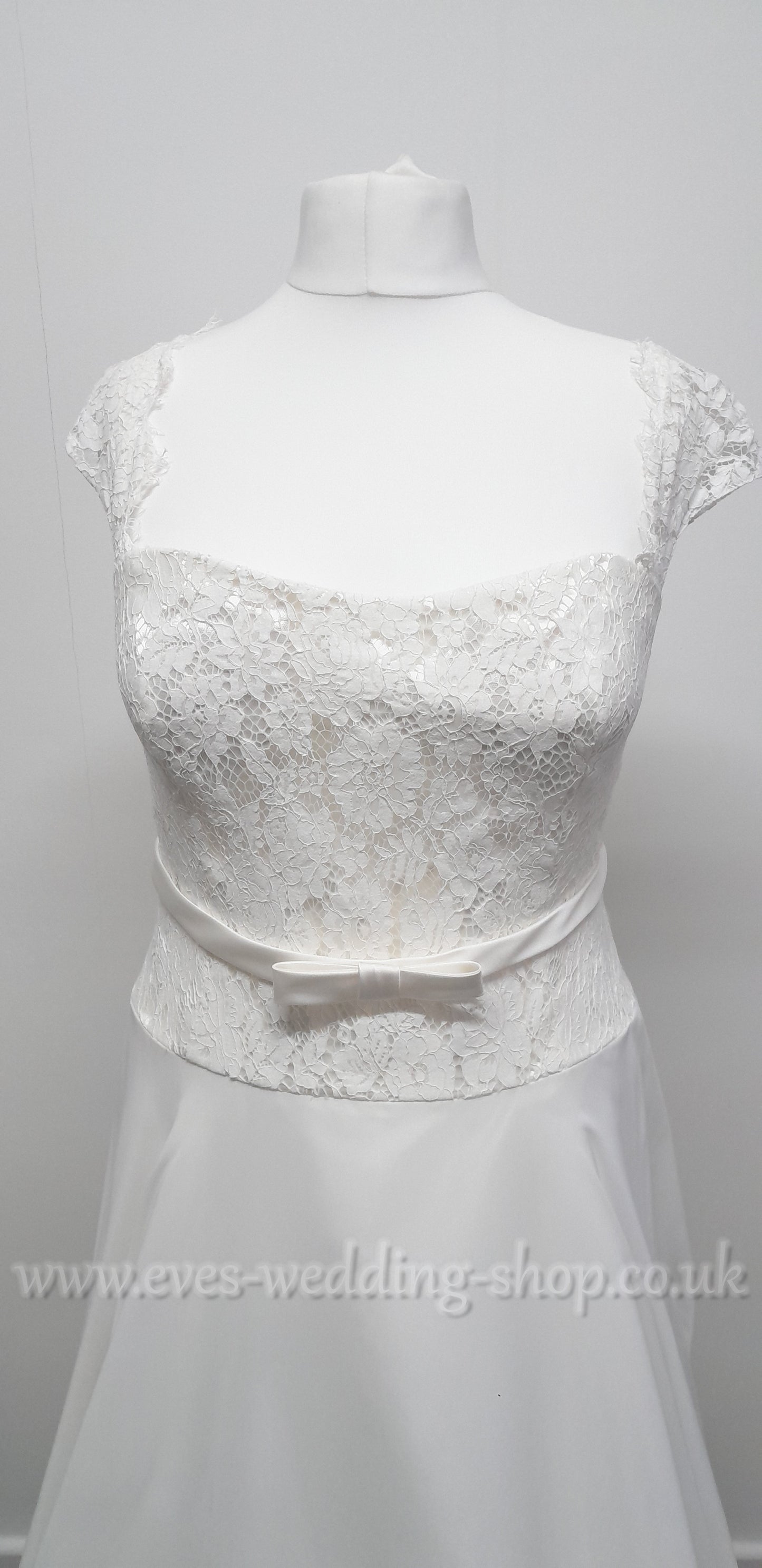 Millie May ivory lace/chiffon wedding dress with straps UK 22