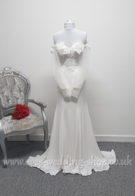 Charlotte Bridal ivory crepe wedding dress UK 10
