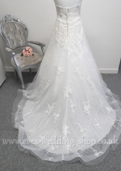 Eternity bride D5843 A line ivory wedding dress UK 14