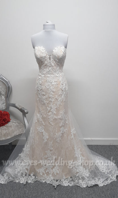 LJ Bridal ivory/champagne lace wedding dress UK 10