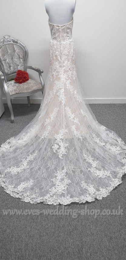 LJ Bridal ivory/champagne lace wedding dress UK 10