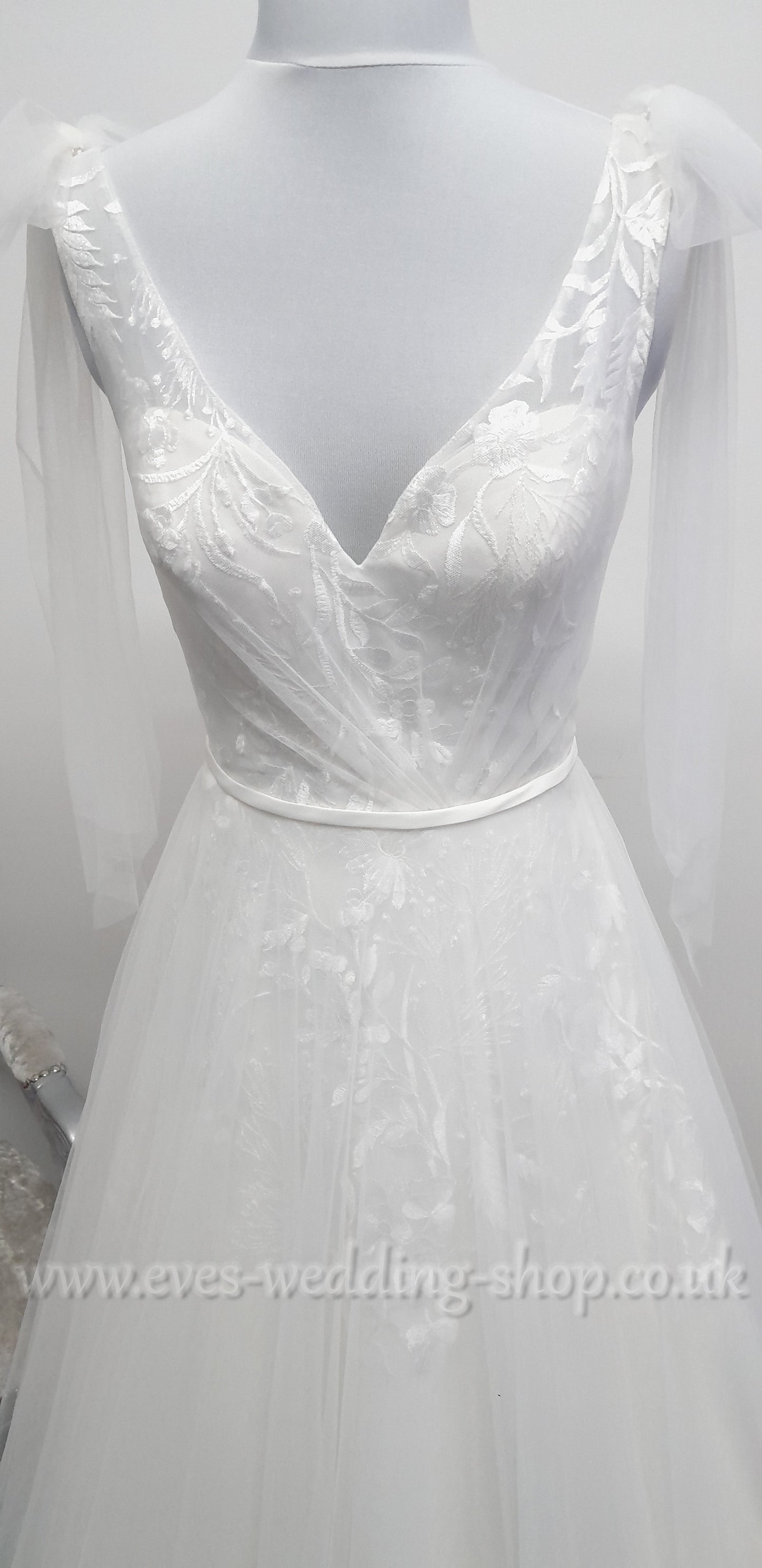 Charlotte bridal V neck A line wedding dress UK 10