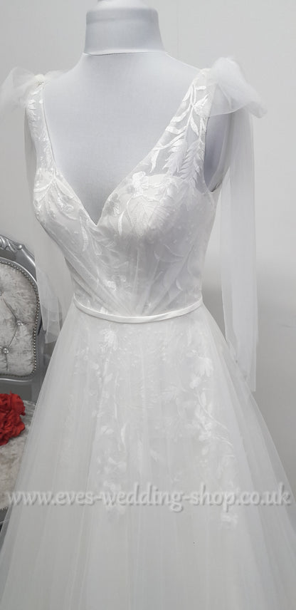 Charlotte bridal V neck A line wedding dress UK 10