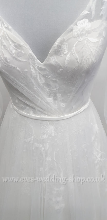 Charlotte bridal V neck A line wedding dress UK 10