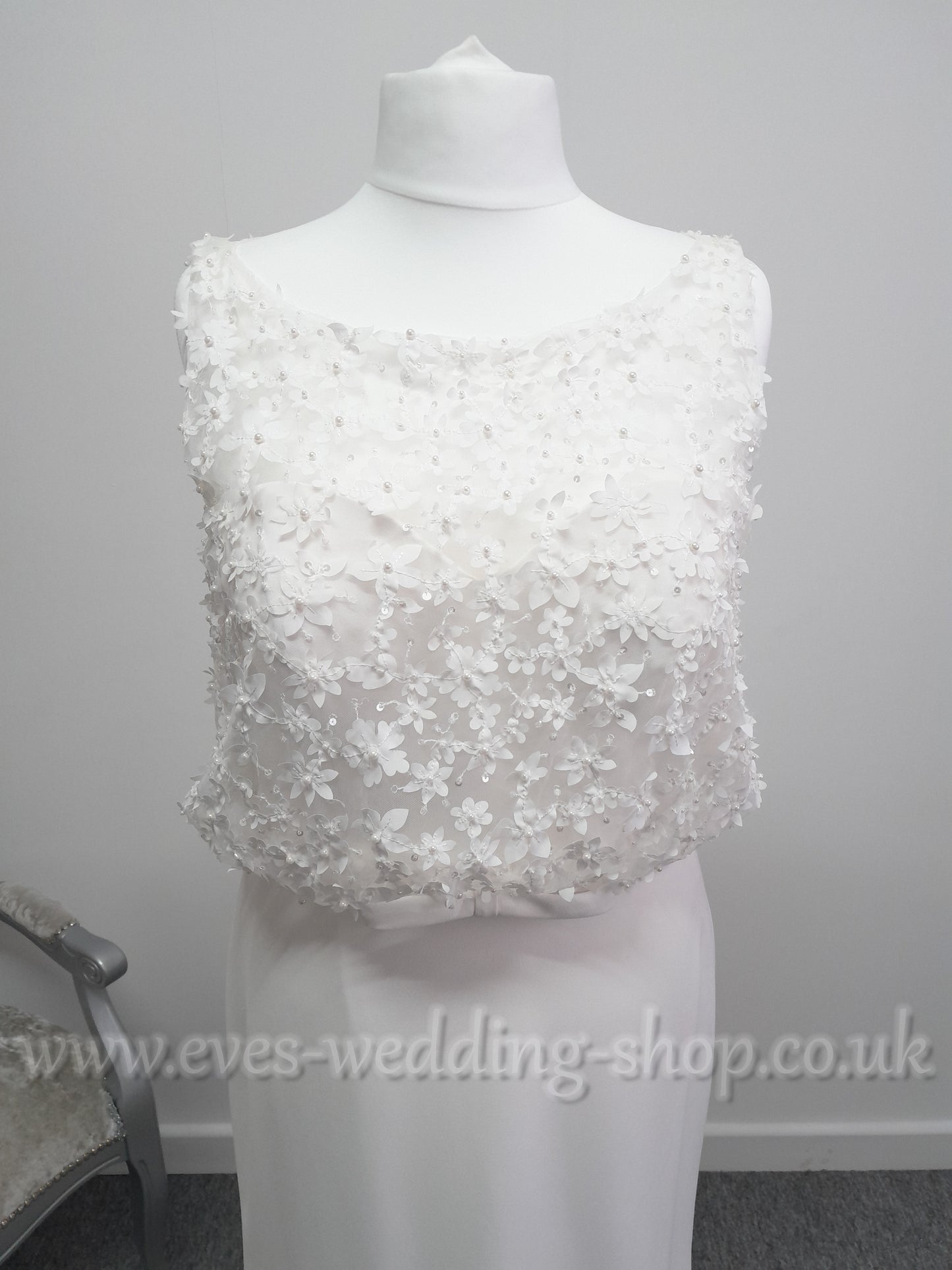 Simple elegant ivory beach / destination wedding dress UK 20