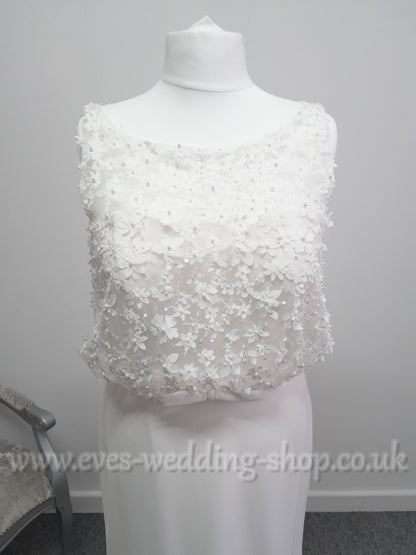 Simple elegant ivory beach / destination wedding dress UK 20