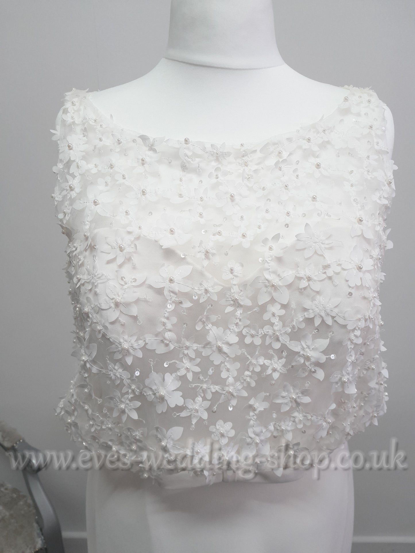 Simple elegant ivory beach / destination wedding dress UK 20