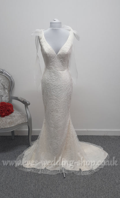 Charlotte bridal V neck ivory beaded wedding dress   UK 8
