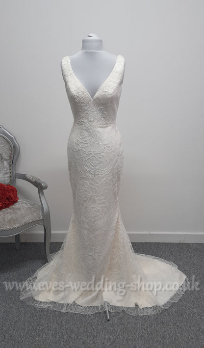 Charlotte bridal V neck ivory beaded wedding dress   UK 8