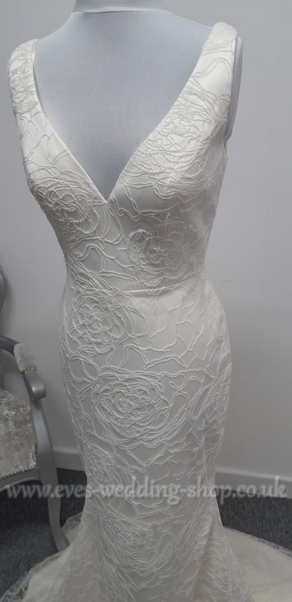 Charlotte bridal V neck ivory beaded wedding dress   UK 8
