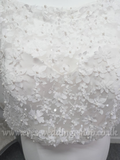 Simple elegant ivory beach / destination wedding dress UK 16