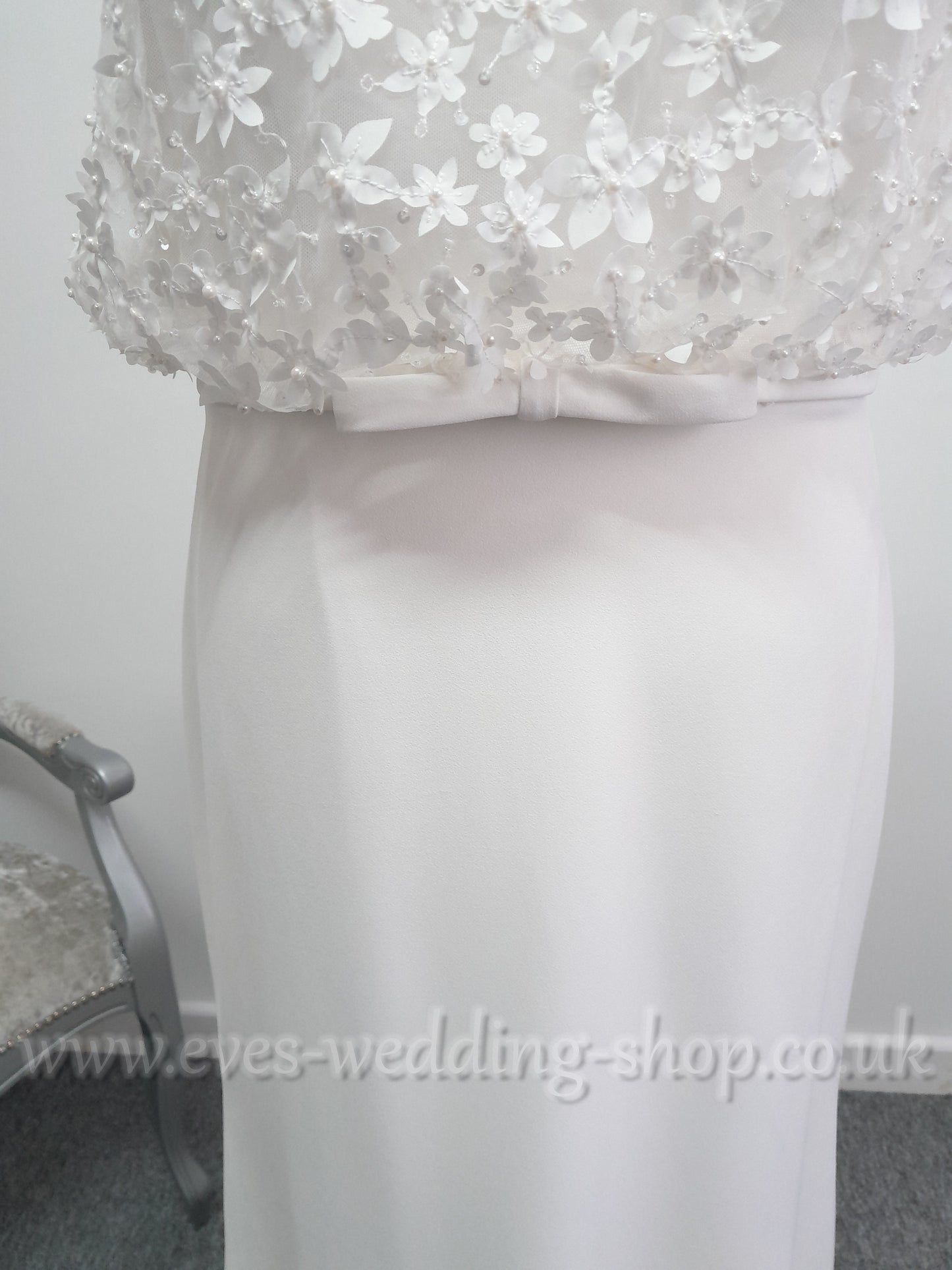 Simple elegant ivory beach / destination wedding dress UK 20