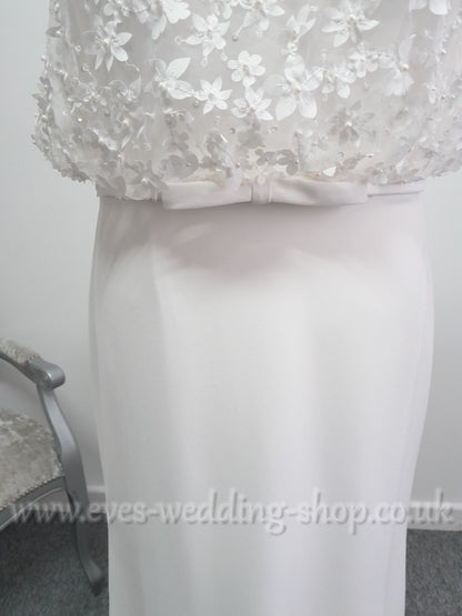 Simple elegant ivory beach / destination wedding dress UK 20