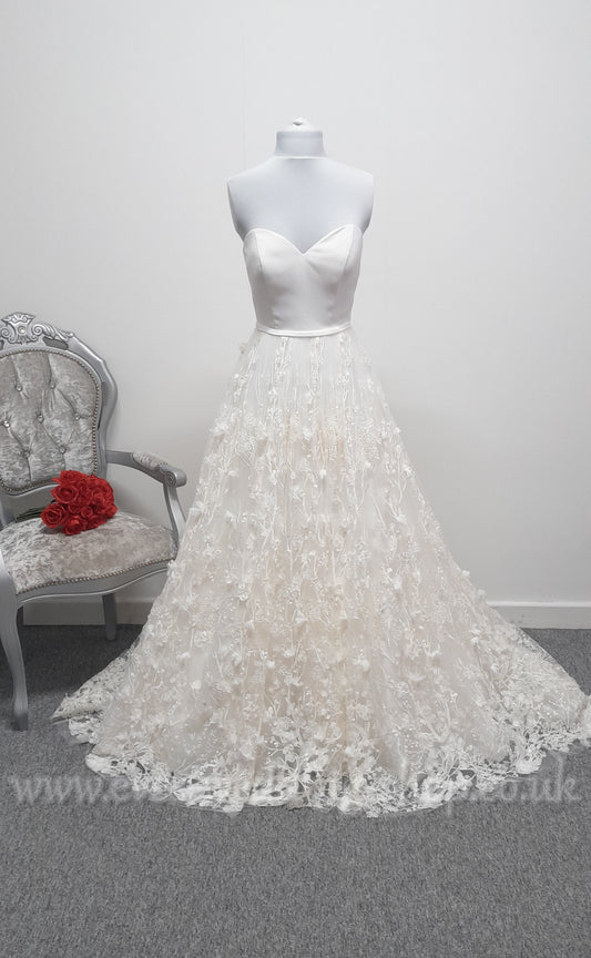 Charlotte bridal ivory / warm ivory A line floral wedding dress UK 10