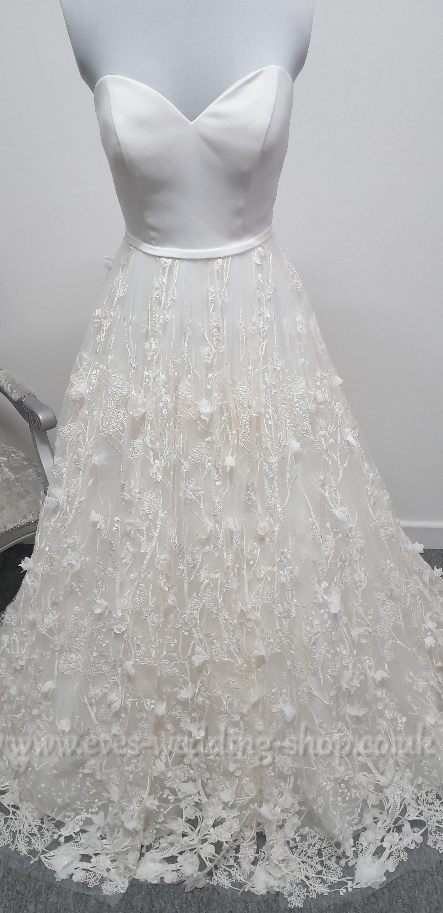 Charlotte bridal ivory / warm ivory A line floral wedding dress UK 10