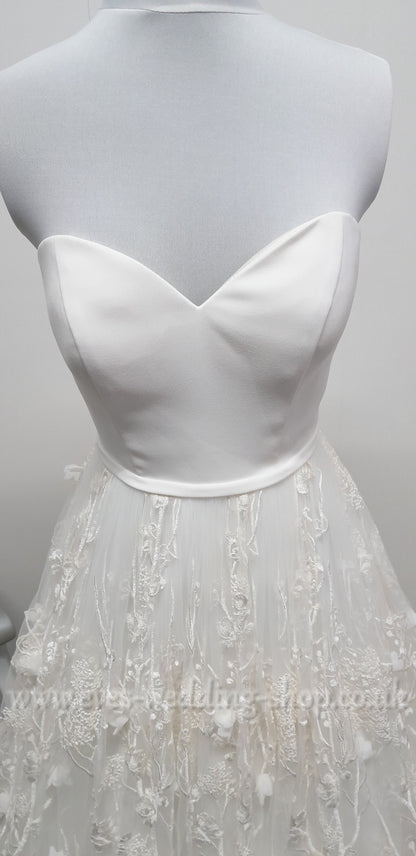 Charlotte bridal ivory / warm ivory A line floral wedding dress UK 10