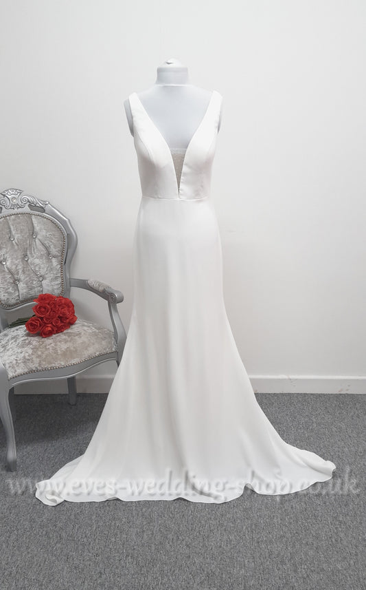 LJ Bridal ivory crepe wedding dress UK 10