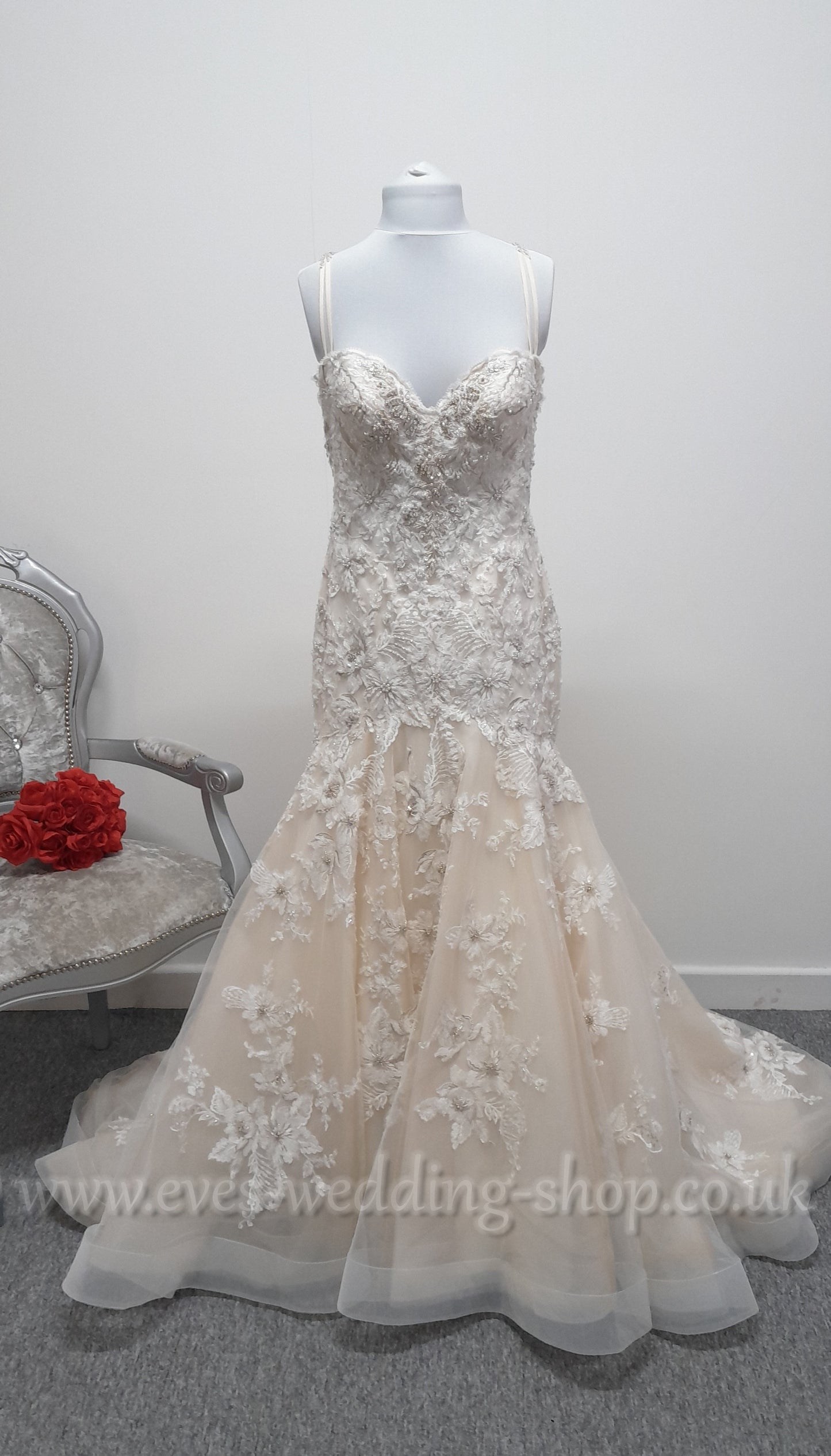 Beautiful Anna Lizh ivory/rum pink wedding dress with floral detail UK 14