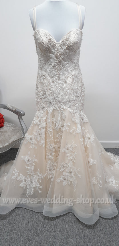 Beautiful Anna Lizh ivory/rum pink wedding dress with floral detail UK 14