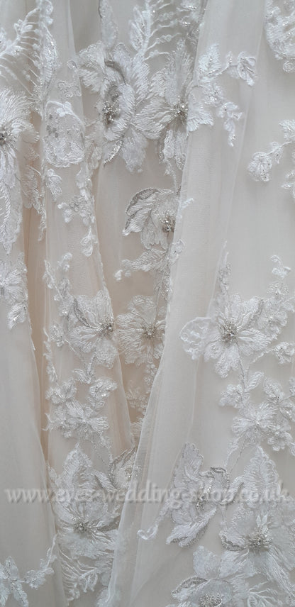 Beautiful Anna Lizh ivory/rum pink wedding dress with floral detail UK 14
