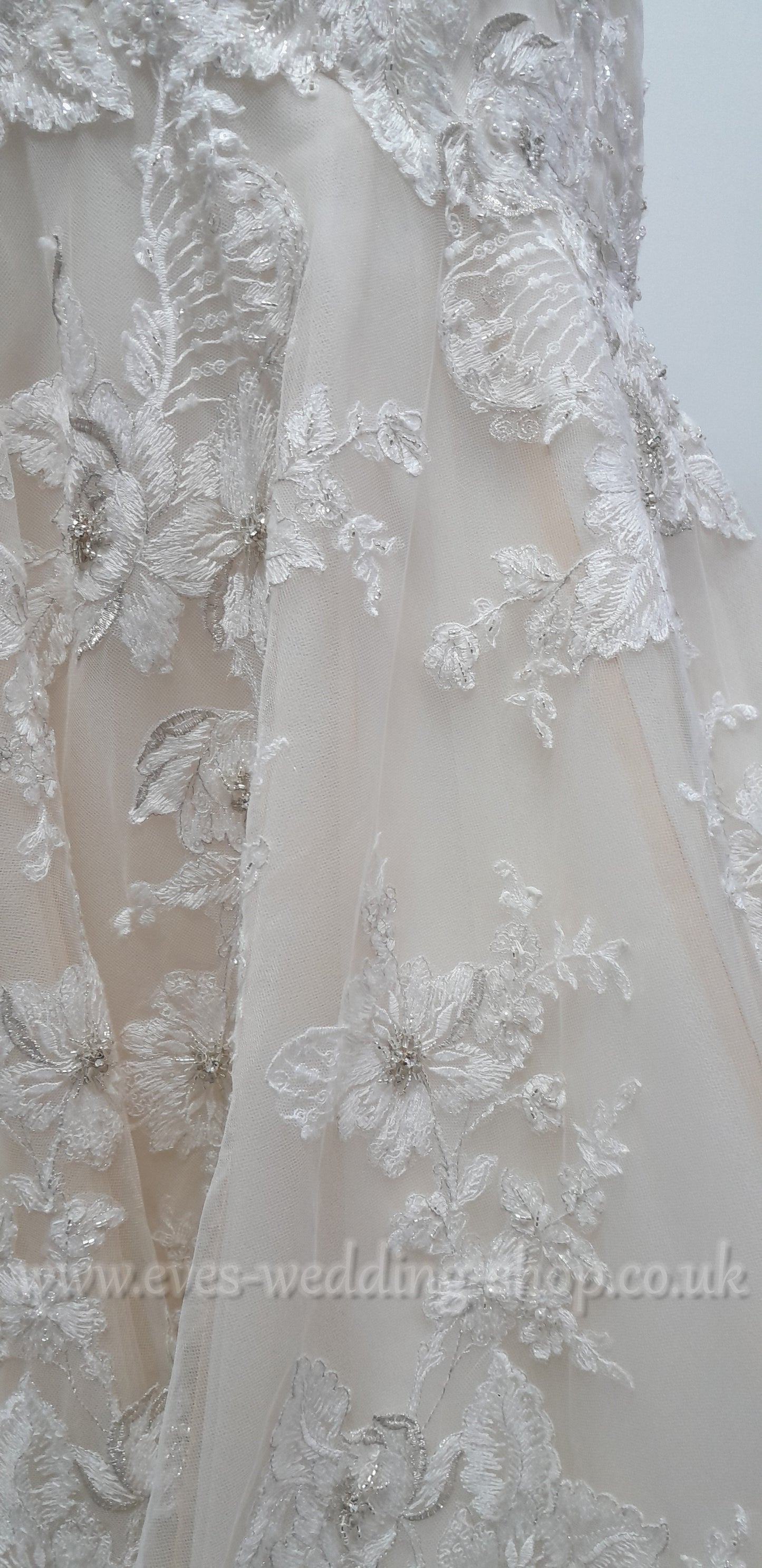 Beautiful Anna Lizh ivory/rum pink wedding dress with floral detail UK 14