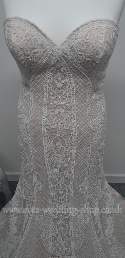 Ivory champagne wedding dress UK 16